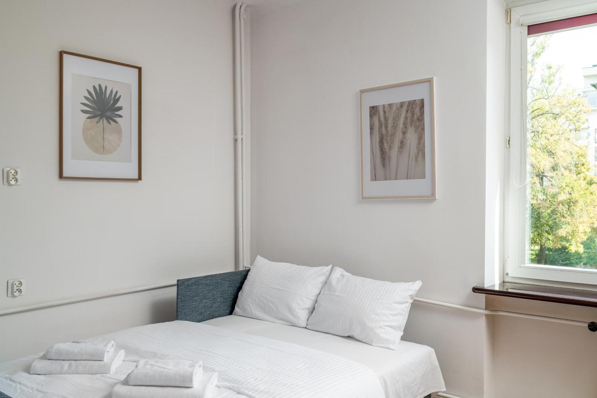 Metro Raclawicka Snug Apartament *